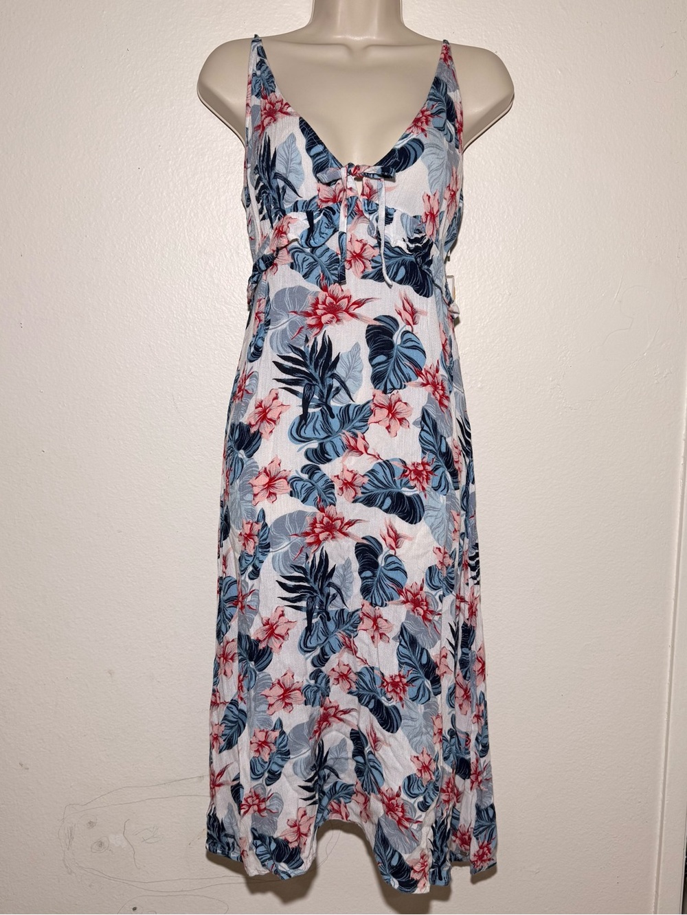 Roxy "Close to Sea" strappy midi dress in a white, blue tropical print size XS